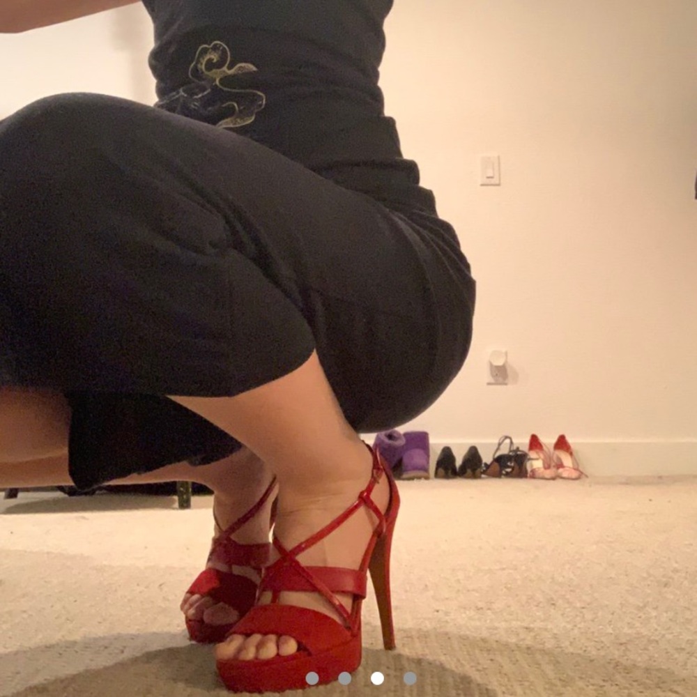 GUCCI RED HEELS